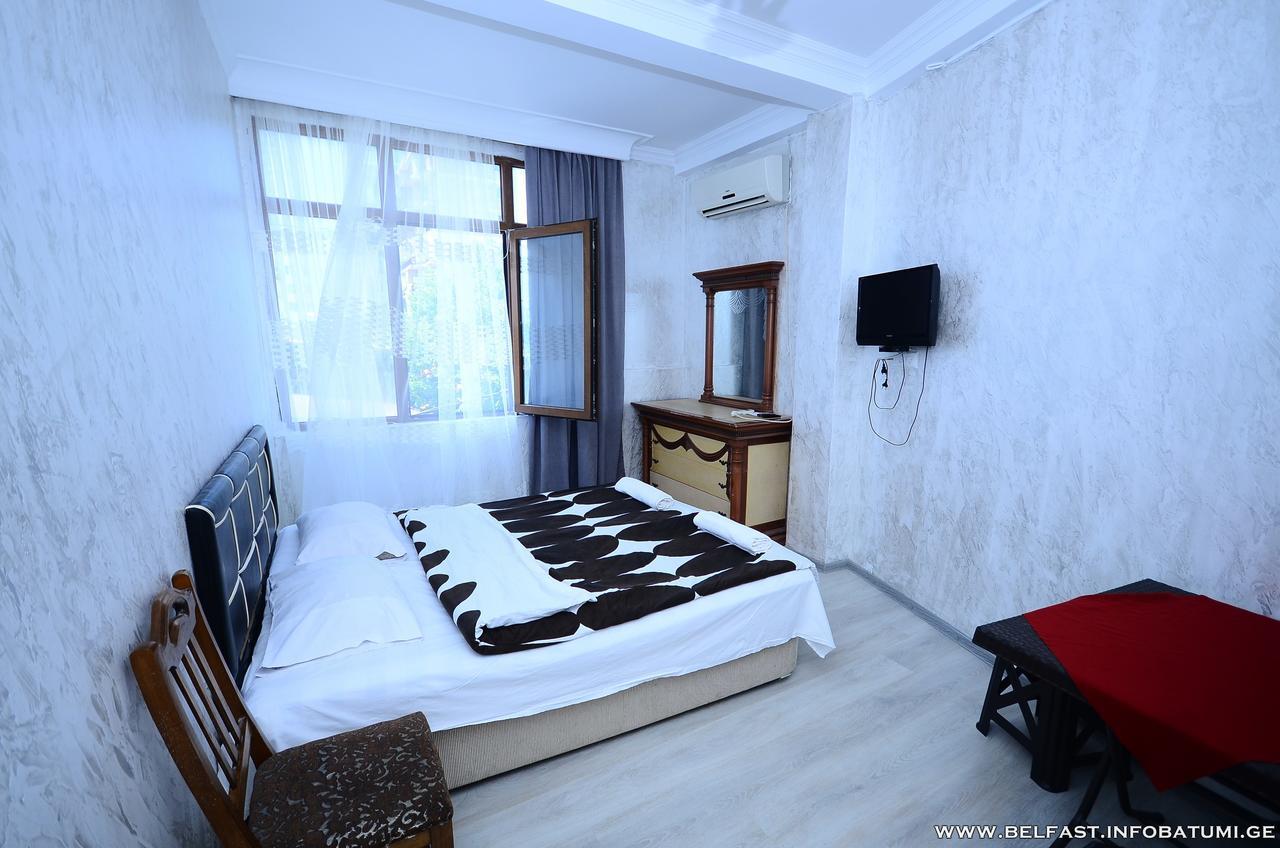 Hotel Belfast Batumi Esterno foto