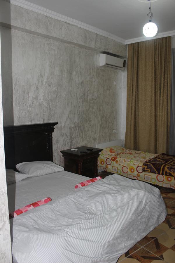 Hotel Belfast Batumi Esterno foto